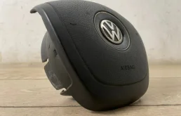 Подушка безопасности водителя для Volkswagen Touareg 2013 года на фотографиях