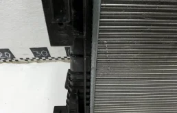 Радиатор охлаждения ДВС для Renault Sandero 2008 года на фотографиях