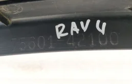 Молдинг крыла передний правый для Toyota RAV4 на фотографиях