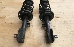 Амортизатор передний правый для Mazda CX 5 на фотографиях