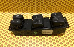 Блок управления стеклоподъемниками для Hyundai Solaris 2014 года на фотографиях