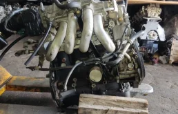 Двигатель для Nissan Primera 2006 года на фотографиях