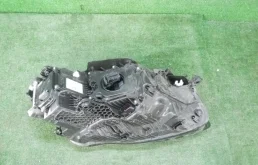 Фары для Volkswagen Touareg 2023 года на фотографиях