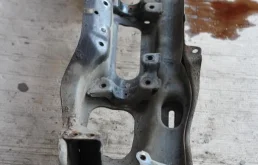 Подрамник двигателя для Subaru Impreza на фотографиях