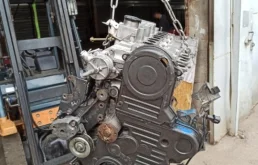 Двигатель без навесного для Mitsubishi L200 2009 года на фотографиях