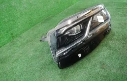 Фары для Volkswagen Touareg 2023 года на фотографиях