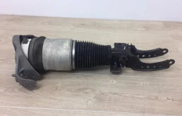 Пневмостойка передняя правая для Audi Q7 на фотографиях