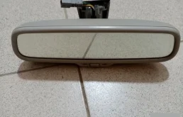 Стекла и зеркала для Audi Q7 2010 года на фотографиях