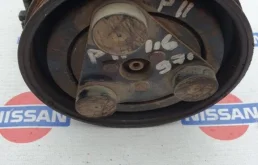 Компрессор кондиционера для Nissan Primera 1998 года на фотографиях