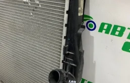 Радиатор охлаждения ДВС для BMW 3er 2007 года на фотографиях