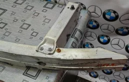 Бампер для BMW 7er 2011 года на фотографиях