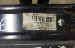 Усилитель бампера передний верхний для Mercedes-Benz GL class на фотографиях