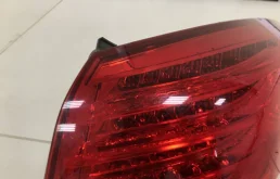 Фонарь внешний правый для Hyundai i40 на фотографиях