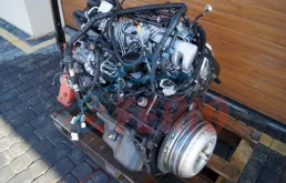 Двигатель для Toyota Land Cruiser 1999 года на фотографиях