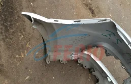 Бампер передний для Opel Vectra 2002 года на фотографиях