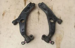 Рычаг передний правый нижний для Mazda CX 5 2021 года на фотографиях