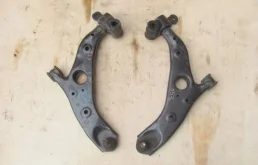 Рычаг передний правый нижний для Mazda CX 5 2021 года на фотографиях