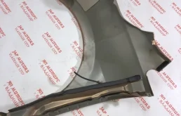 Крылья для Nissan Tiida 2012 года на фотографиях