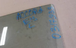 Стекла и зеркала для Honda Accord 2005 года на фотографиях