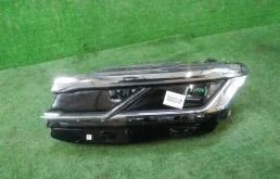 Фары для Volkswagen Touareg 2023 года на фотографиях