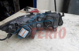 Фара левая для Honda Accord 2004 года на фотографиях