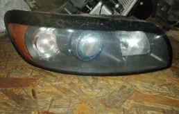 Фара правая для Volvo C30 2007 года на фотографиях