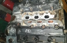 Двигатель без навесного для Chrysler 300C 2005 года на фотографиях