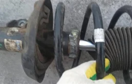 Амортизатор передний правый для Opel Insignia 2017 года на фотографиях