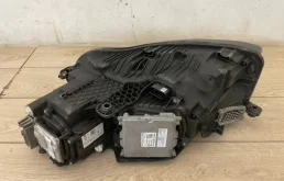 Фара ксенон левая для Volkswagen Touareg 2021 года на фотографиях