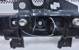 Усилитель переднего бампера для Mitsubishi Pajero Sport 2024 года на фотографиях