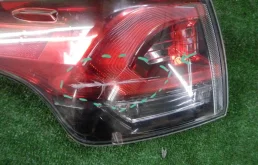 Фонарь левый для Toyota RAV4 на фотографиях