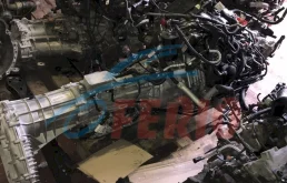 Двигатель без навесного для Porsche Cayenne 2017 года на фотографиях