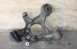 Кулак задний левый голый для Mitsubishi Pajero V90 5dr rest II 2014-2020