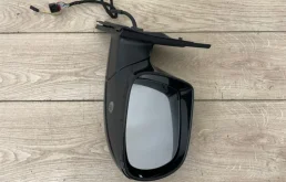 Стекла и зеркала для Audi Q7 2012 года на фотографиях