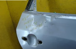 Дверь задняя правая для Hyundai Elantra 2008 года на фотографиях