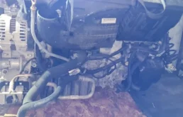 Двигатель без навесного для Volvo C30 2006 года на фотографиях