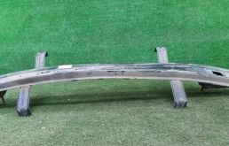 Усилитель бампера задний нижний для Hyundai Solaris 2014 года на фотографиях