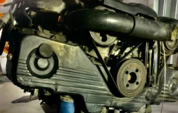 Двигатель для Subaru Legacy 2000 года на фотографиях