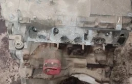 Двигатель без навесного для Renault Logan 2008 года на фотографиях