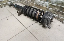 Амортизатор задний правый для BMW 5er 2011 года на фотографиях