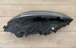 Фара ксенон левая для Audi Q7 2017 года на фотографиях