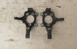 Кулак поворотный левый для Nissan Tiida на фотографиях