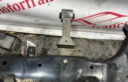 Подрамник двигателя для Hyundai i40 на фотографиях