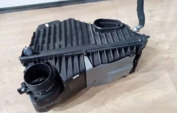 Корпус воздушного фильтра для Audi Q7 на фотографиях