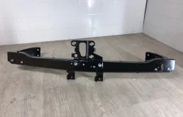 Усилитель переднего бампера для Mitsubishi Pajero Sport 2024 года на фотографиях