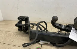 Фаркоп для Volkswagen Touareg на фотографиях