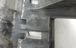 Кожух замка капота для Hyundai Solaris 2018 года на фотографиях