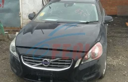 Решетка радиатора для Volvo S60 2010 года на фотографиях