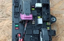 Блок предохранителей салона для Opel Zafira B 2005-2015