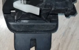 Замок багажника для Audi Q7 на фотографиях